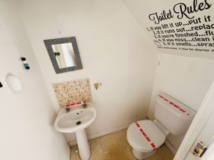 Guest wc- click for photo gallery